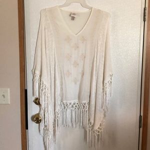 Knox rose top with cute fringe detail